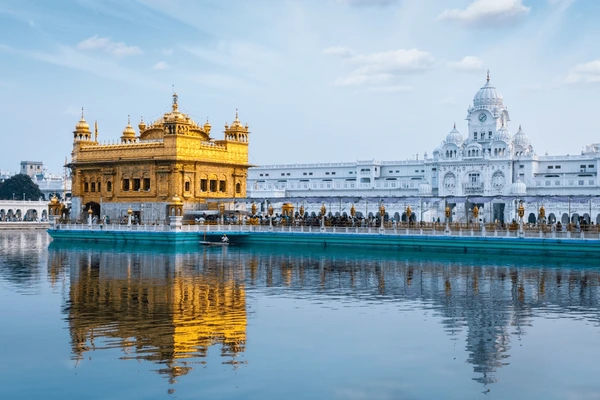 Delhi to Amritsar Car rental for an outstation tours